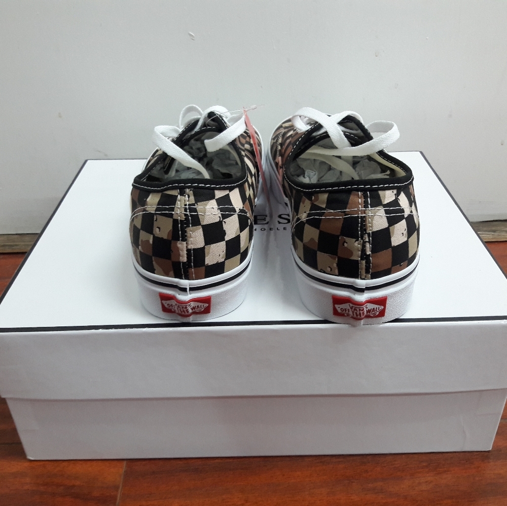 Vans - Picture 3 of 3